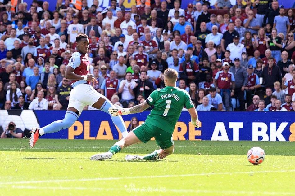 赛中的发球 赛中的发球